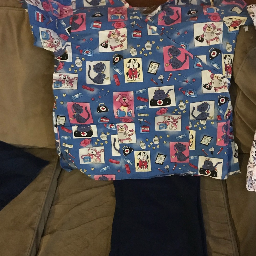 Scrub set